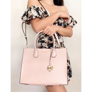 Michael Kors Mercer Large powder blush Leather with dust bag and tag